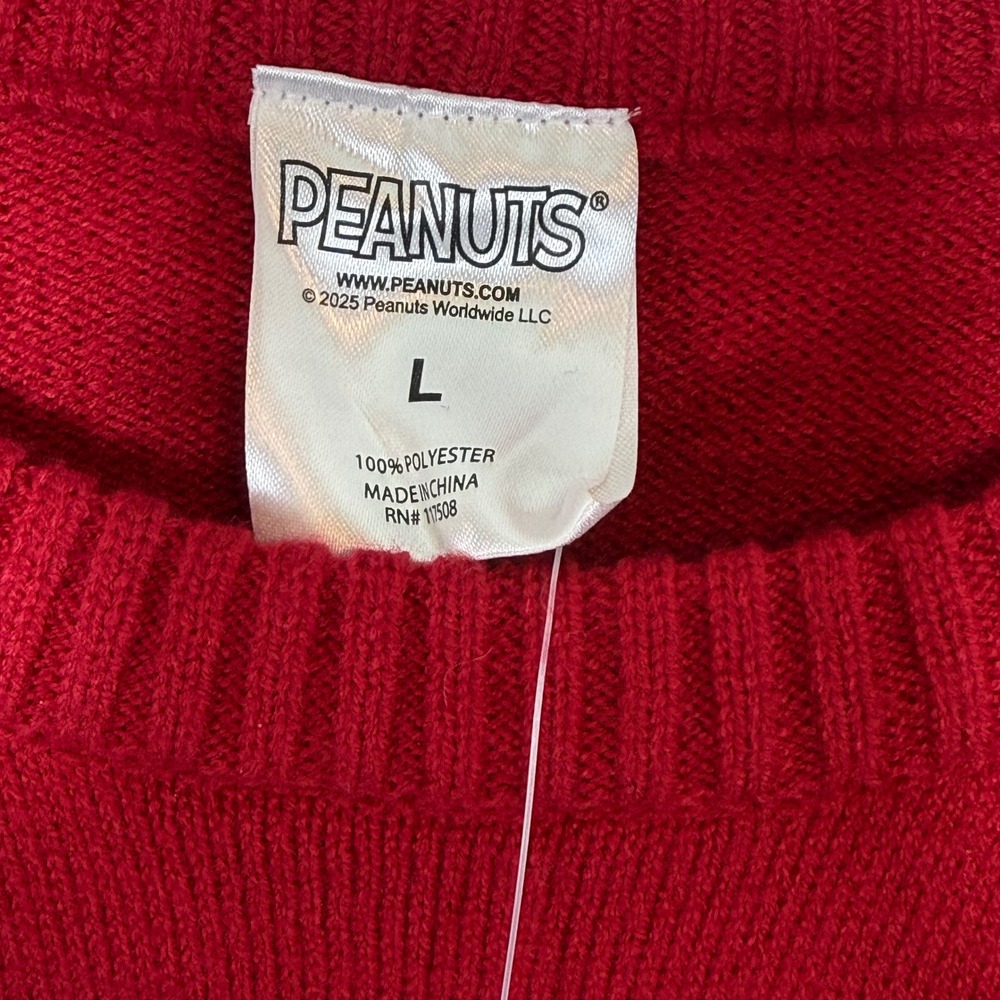 NWT Peanuts Snoopy Skiing Sweater Mens Large Red White New Mountain Graphic - Picture 4 of 6